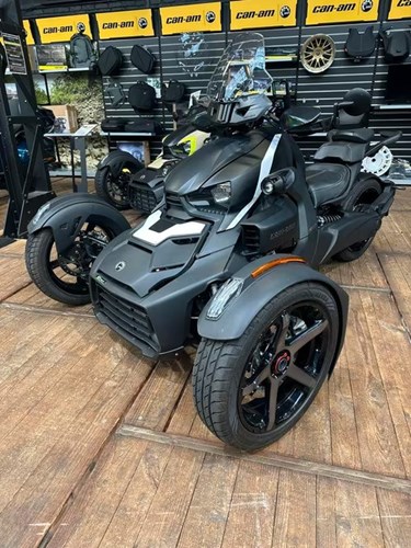 Can-am Ryker 900 Sport etat showroom